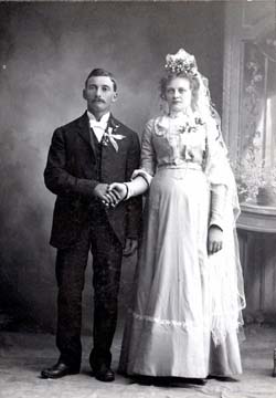 John & Bertha Goettsch Bahr Wedding Photo